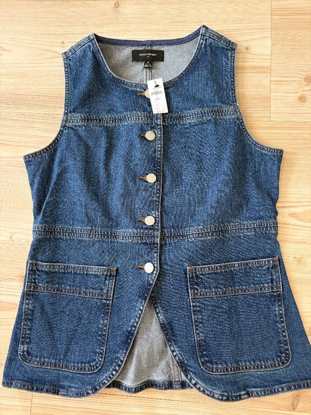 BNWT Banana Republic Cutaway Denim Vest SOLD OUT 8P